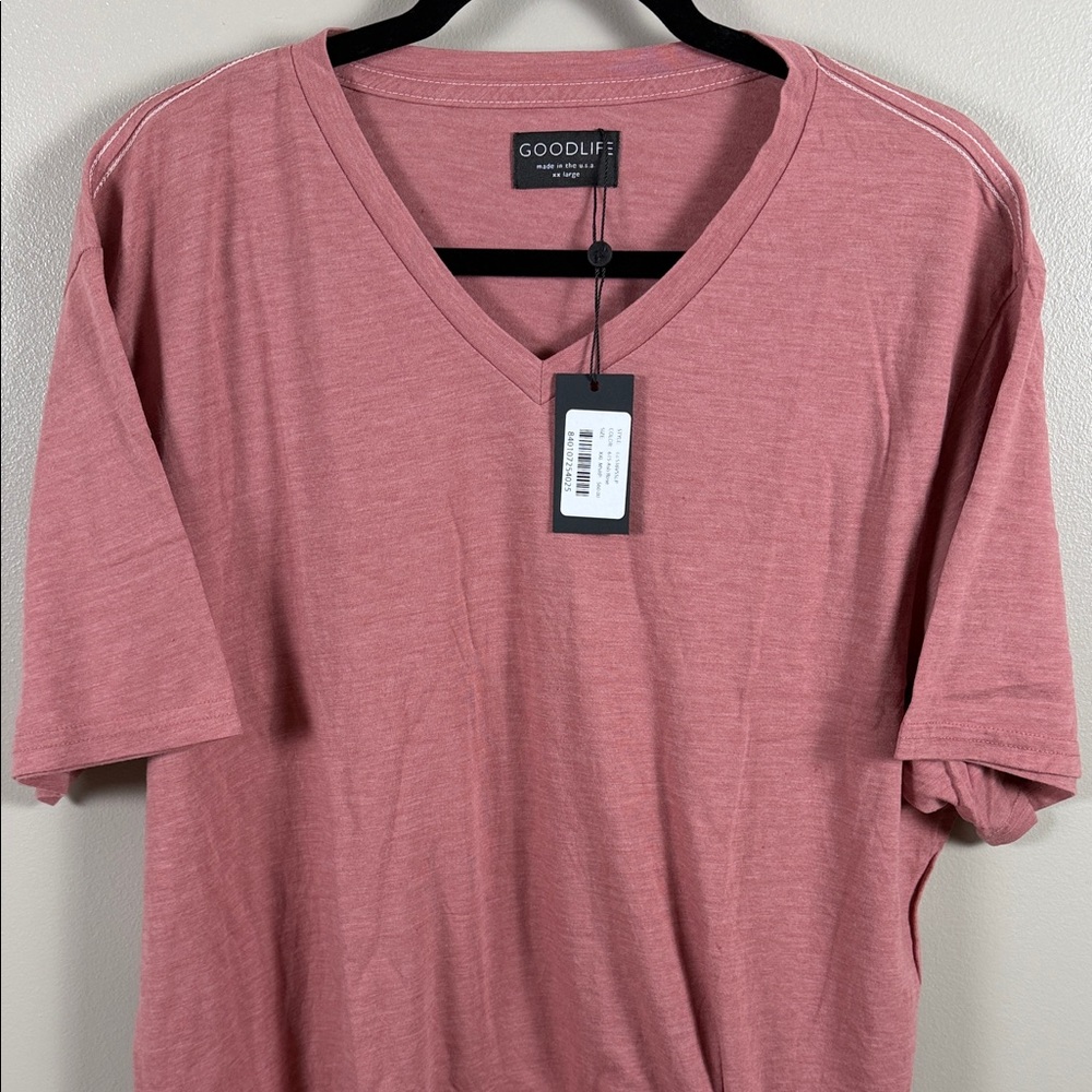 Goodlife Men’s V-Neck Tee in Rose